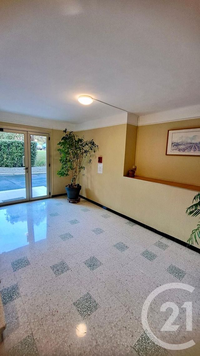 Appartement T3 &agrave; louer - 3 pi&egrave;ces - 53,68 m2 - Juan Les Pins - 06 - PROVENCE-ALPES-COTE-D-AZUR