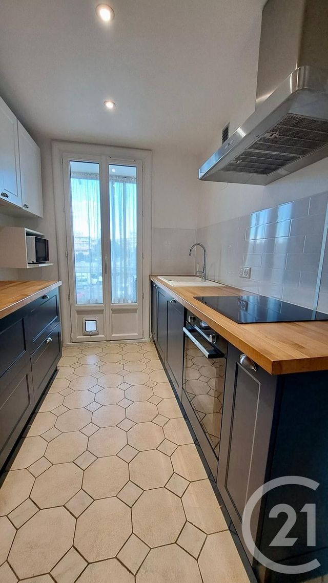Appartement T3 &agrave; louer - 3 pi&egrave;ces - 53,68 m2 - Juan Les Pins - 06 - PROVENCE-ALPES-COTE-D-AZUR