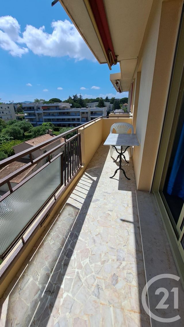 Appartement T2 &agrave; louer - 2 pi&egrave;ces - 56,23 m2 - Antibes - 06 - PROVENCE-ALPES-COTE-D-AZUR