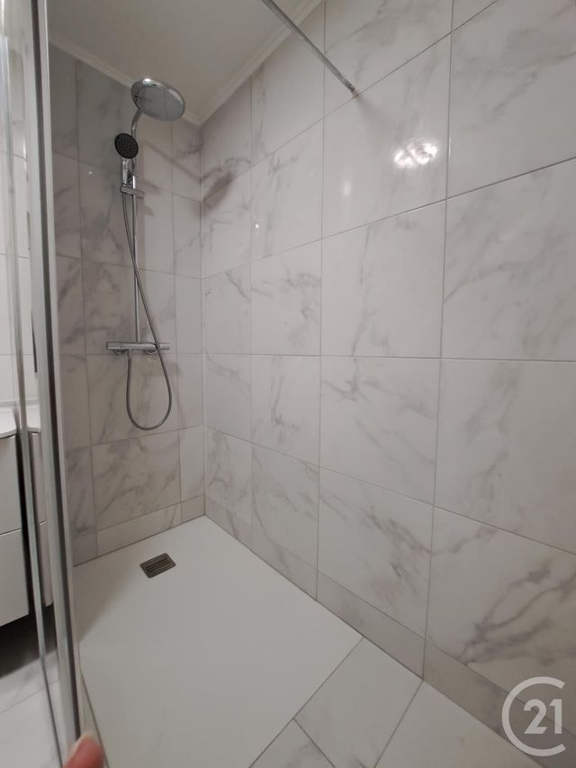 Appartement T3 &agrave; louer - 3 pi&egrave;ces - 61,19 m2 - Juan Les Pins - 06 - PROVENCE-ALPES-COTE-D-AZUR