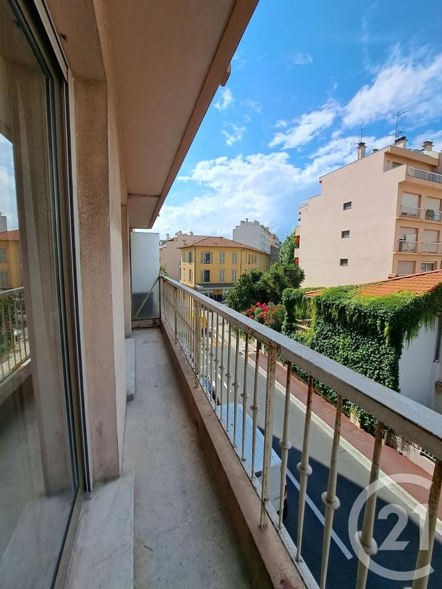 Appartement T3 &agrave; louer - 3 pi&egrave;ces - 61,19 m2 - Juan Les Pins - 06 - PROVENCE-ALPES-COTE-D-AZUR