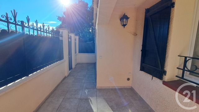Appartement T3 &agrave; louer - 3 pi&egrave;ces - 63,32 m2 - Mandelieu La Napoule - 06 - PROVENCE-ALPES-COTE-D-AZUR