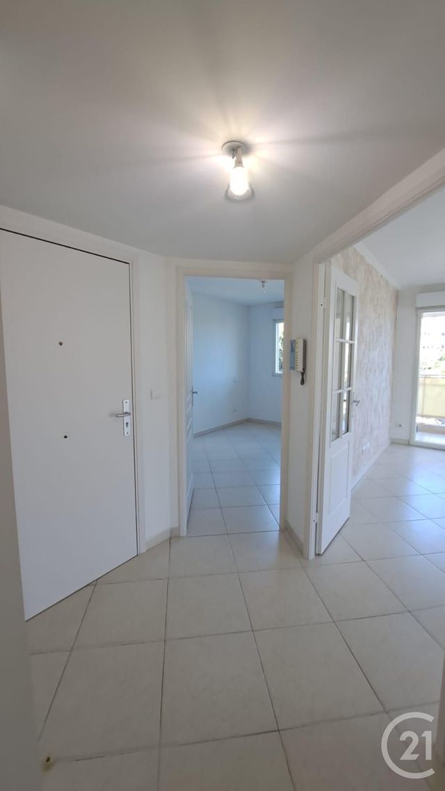 Appartement T3 &agrave; louer - 3 pi&egrave;ces - 66,80 m2 - Antibes - 06 - PROVENCE-ALPES-COTE-D-AZUR