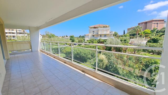 Appartement T3 &agrave; louer - 3 pi&egrave;ces - 66,80 m2 - Antibes - 06 - PROVENCE-ALPES-COTE-D-AZUR