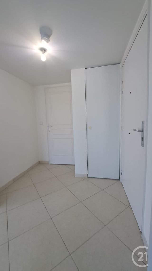 Appartement T3 &agrave; louer - 3 pi&egrave;ces - 66,80 m2 - Antibes - 06 - PROVENCE-ALPES-COTE-D-AZUR