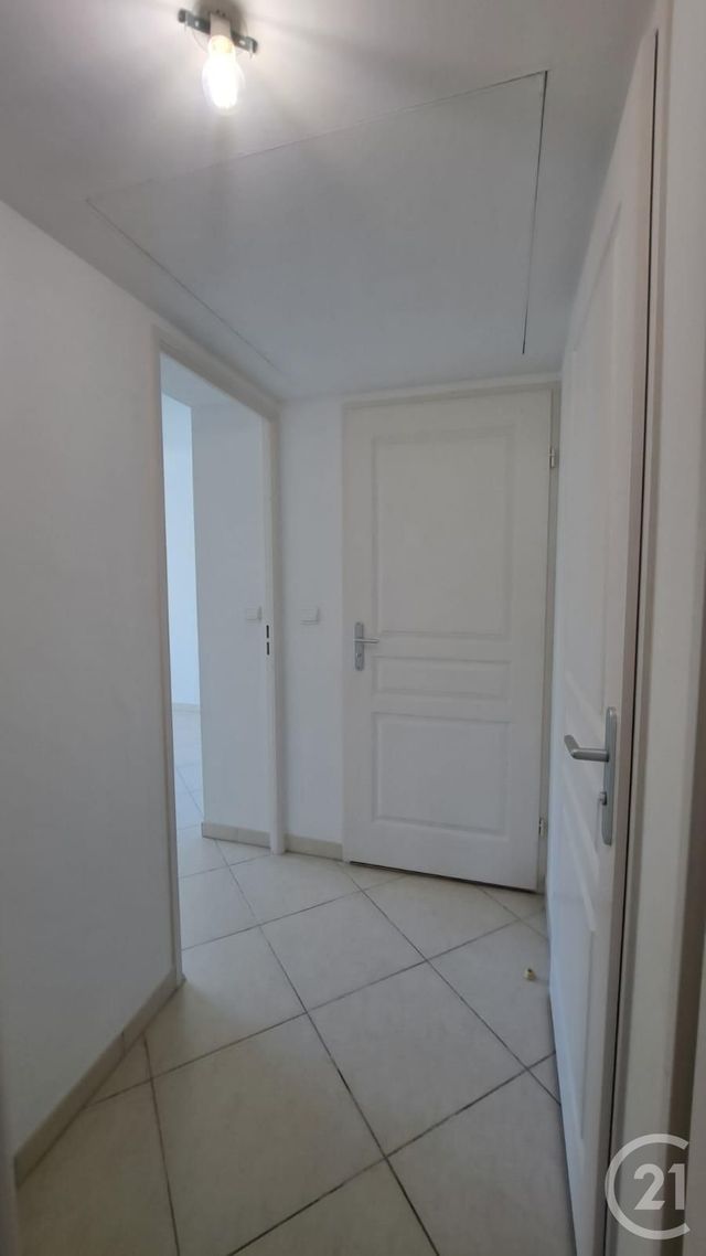 Appartement T3 &agrave; louer - 3 pi&egrave;ces - 66,80 m2 - Antibes - 06 - PROVENCE-ALPES-COTE-D-AZUR