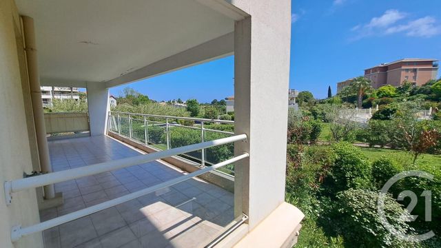 Appartement T3 &agrave; louer - 3 pi&egrave;ces - 66,80 m2 - Antibes - 06 - PROVENCE-ALPES-COTE-D-AZUR