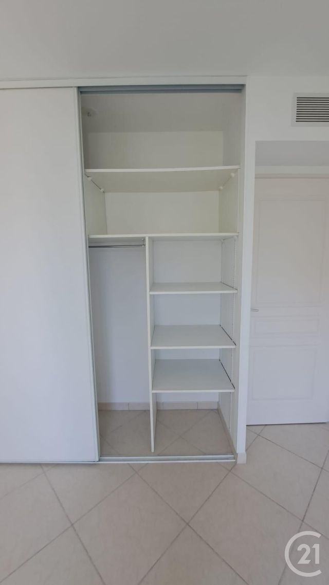 Appartement T3 &agrave; louer - 3 pi&egrave;ces - 66,80 m2 - Antibes - 06 - PROVENCE-ALPES-COTE-D-AZUR
