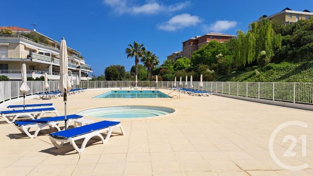 Appartement T3 &agrave; louer - 3 pi&egrave;ces - 66,80 m2 - Antibes - 06 - PROVENCE-ALPES-COTE-D-AZUR