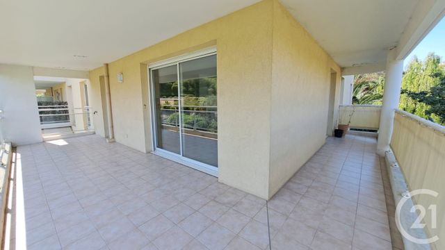 Appartement T3 &agrave; louer - 3 pi&egrave;ces - 66,80 m2 - Antibes - 06 - PROVENCE-ALPES-COTE-D-AZUR
