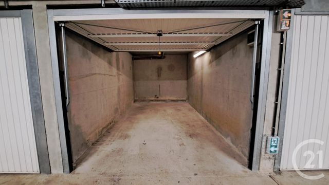 Appartement T3 &agrave; louer - 3 pi&egrave;ces - 66,80 m2 - Antibes - 06 - PROVENCE-ALPES-COTE-D-AZUR