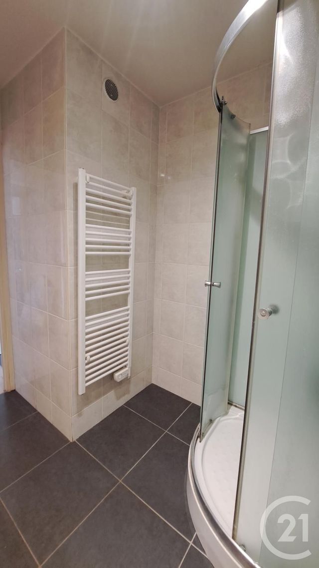 Appartement T2 &agrave; louer - 2 pi&egrave;ces - 45,27 m2 - Antibes - 06 - PROVENCE-ALPES-COTE-D-AZUR