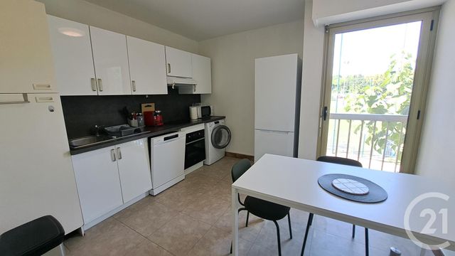 Appartement T3 &agrave; louer - 3 pi&egrave;ces - 69,87 m2 - Le Golfe Juan - 06 - PROVENCE-ALPES-COTE-D-AZUR