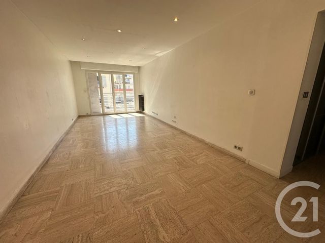 Appartement T3 &agrave; louer - 3 pi&egrave;ces - 77,88 m2 - Antibes - 06 - PROVENCE-ALPES-COTE-D-AZUR