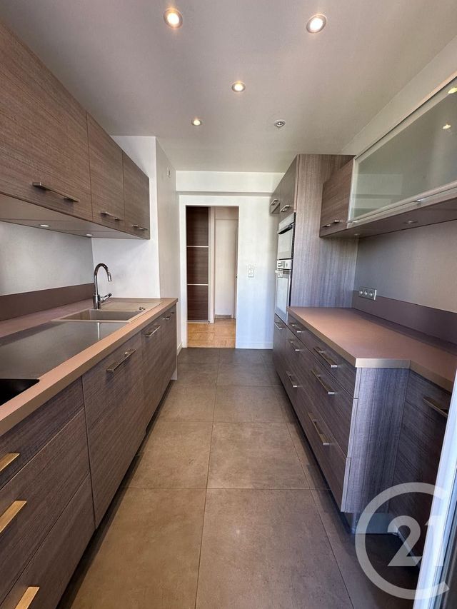 Appartement T3 &agrave; louer - 3 pi&egrave;ces - 77,88 m2 - Antibes - 06 - PROVENCE-ALPES-COTE-D-AZUR