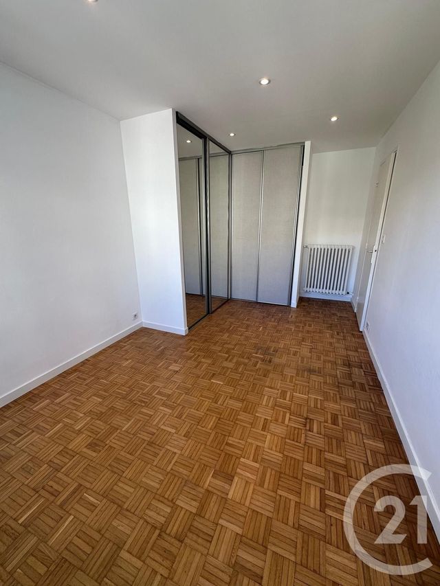 Appartement T3 &agrave; louer - 3 pi&egrave;ces - 77,88 m2 - Antibes - 06 - PROVENCE-ALPES-COTE-D-AZUR