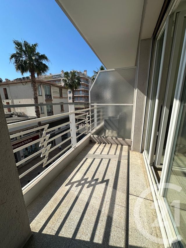 Appartement T3 &agrave; louer - 3 pi&egrave;ces - 77,88 m2 - Antibes - 06 - PROVENCE-ALPES-COTE-D-AZUR