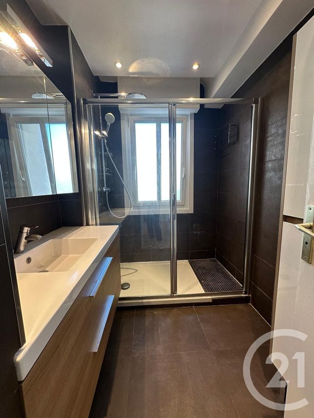 Appartement T3 &agrave; louer - 3 pi&egrave;ces - 77,88 m2 - Antibes - 06 - PROVENCE-ALPES-COTE-D-AZUR