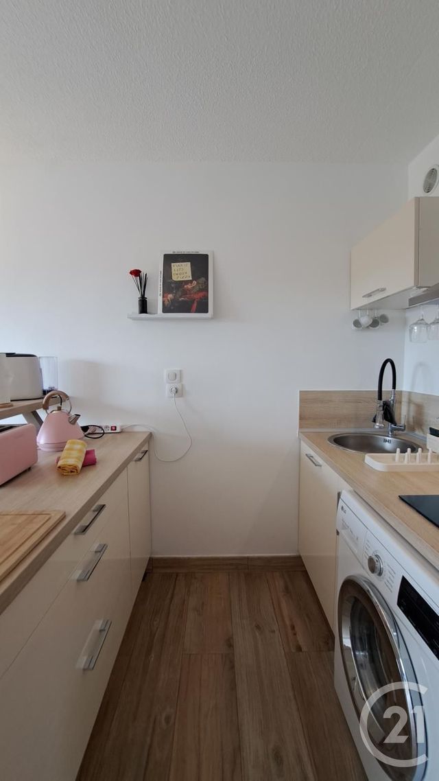 Appartement T2 &agrave; louer - 2 pi&egrave;ces - 25,39 m2 - Antibes - 06 - PROVENCE-ALPES-COTE-D-AZUR
