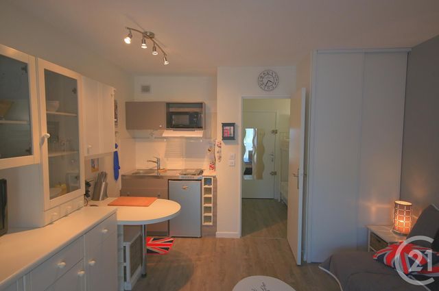 Appartement Studio &agrave; louer - 1 pi&egrave;ce - 20,15 m2 - Antibes - 06 - PROVENCE-ALPES-COTE-D-AZUR