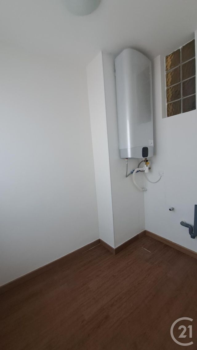 Appartement T3 &agrave; louer - 3 pi&egrave;ces - 58,80 m2 - Antibes - 06 - PROVENCE-ALPES-COTE-D-AZUR