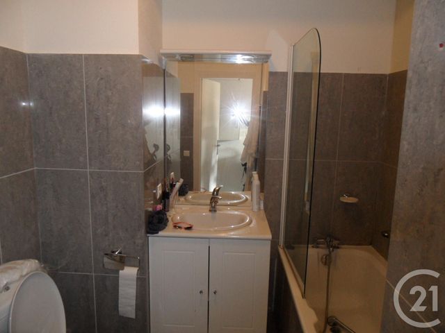 Appartement T2 &agrave; louer - 2 pi&egrave;ces - 31,60 m2 - Juan Les Pins - 06 - PROVENCE-ALPES-COTE-D-AZUR