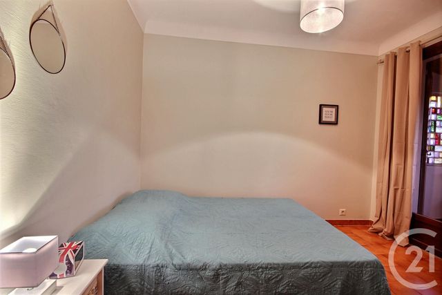 Appartement T3 &agrave; louer - 3 pi&egrave;ces - 46,70 m2 - Antibes - 06 - PROVENCE-ALPES-COTE-D-AZUR