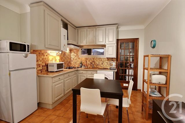Appartement T3 &agrave; louer - 3 pi&egrave;ces - 46,70 m2 - Antibes - 06 - PROVENCE-ALPES-COTE-D-AZUR