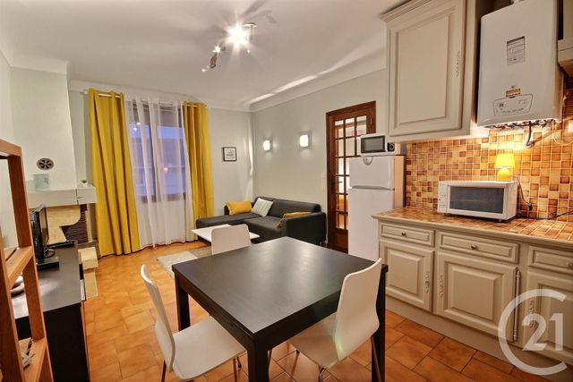 Appartement T3 &agrave; louer - 3 pi&egrave;ces - 46,70 m2 - Antibes - 06 - PROVENCE-ALPES-COTE-D-AZUR