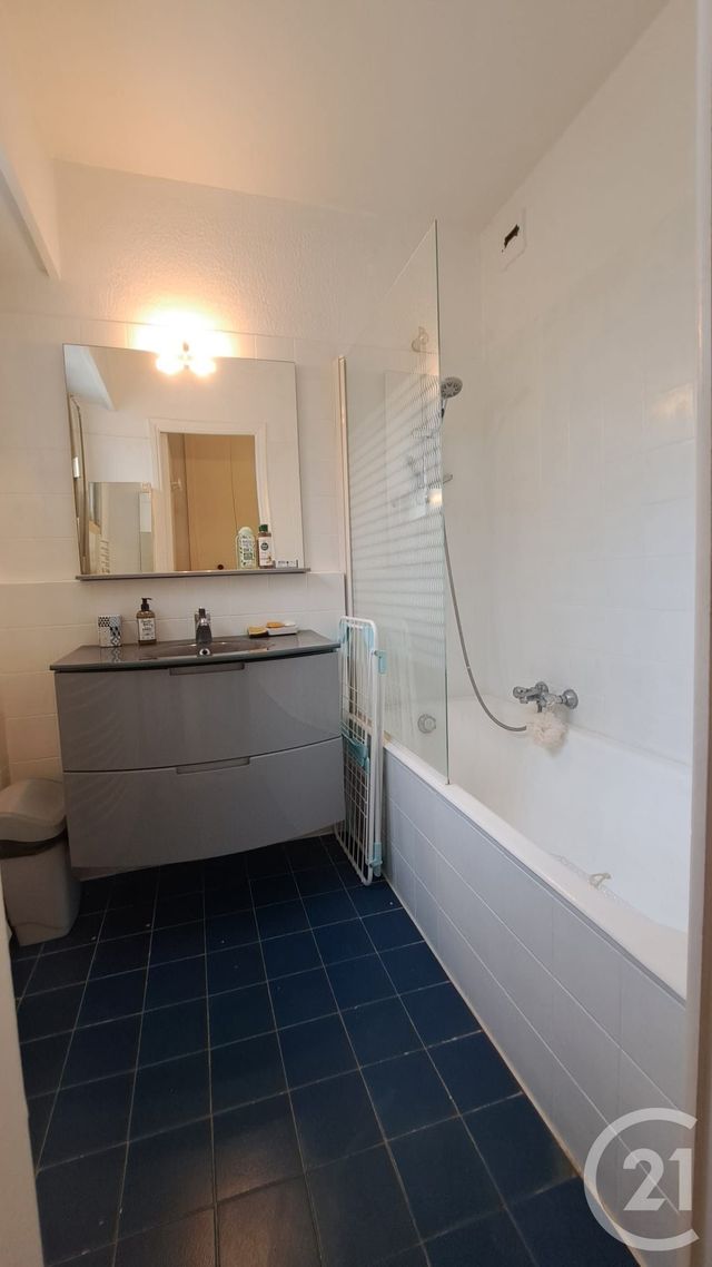 Appartement Studio Cabine &agrave; louer - 1 pi&egrave;ce - 28 m2 - Villeneuve Loubet - 06 - PROVENCE-ALPES-COTE-D-AZUR
