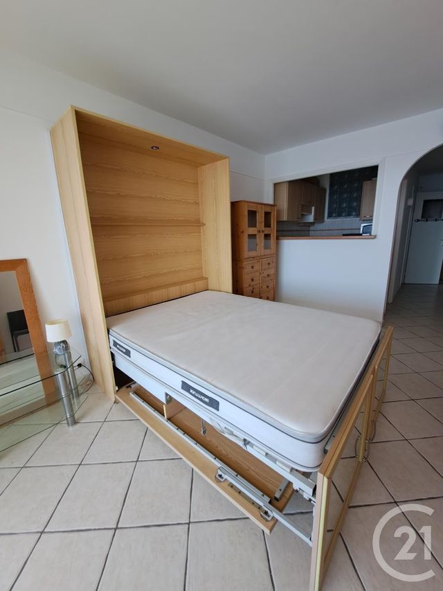 Appartement Studio &agrave; louer - 1 pi&egrave;ce - 29,70 m2 - Juan Les Pins - 06 - PROVENCE-ALPES-COTE-D-AZUR