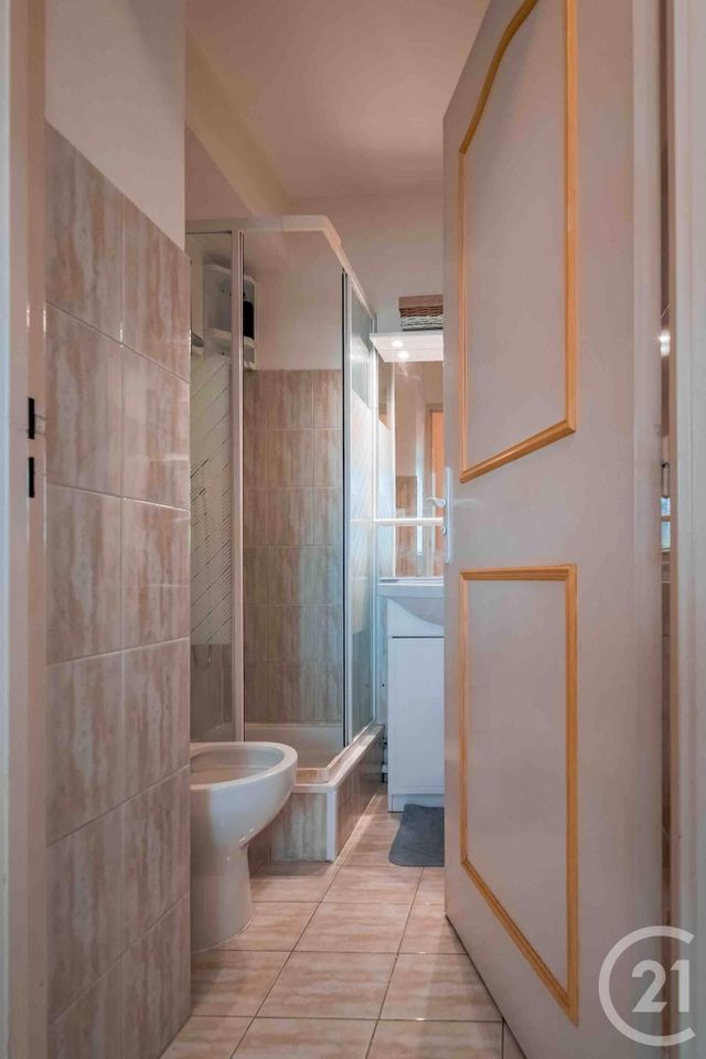 Appartement F2 &agrave; louer - 2 pi&egrave;ces - 33,59 m2 - Antibes - 06 - PROVENCE-ALPES-COTE-D-AZUR