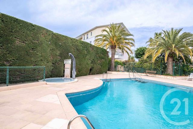 Appartement F2 &agrave; louer - 2 pi&egrave;ces - 33,59 m2 - Antibes - 06 - PROVENCE-ALPES-COTE-D-AZUR