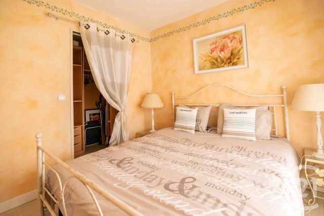 Appartement F2 &agrave; louer - 2 pi&egrave;ces - 33,59 m2 - Antibes - 06 - PROVENCE-ALPES-COTE-D-AZUR