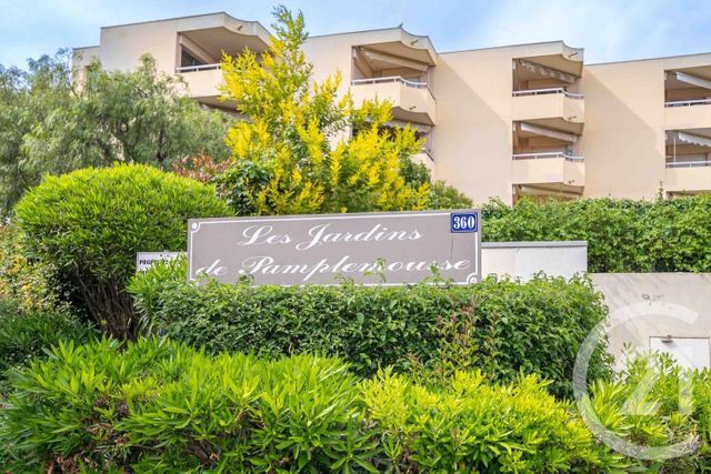 Appartement F2 &agrave; louer - 2 pi&egrave;ces - 33,59 m2 - Antibes - 06 - PROVENCE-ALPES-COTE-D-AZUR