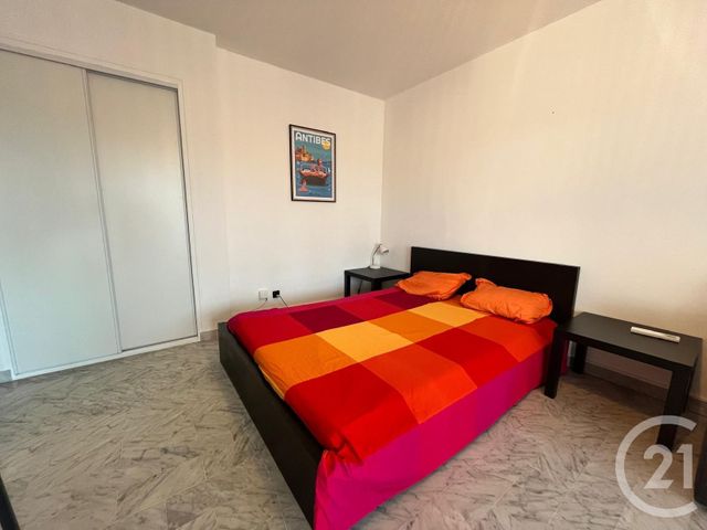 Appartement F1 &agrave; louer - 1 pi&egrave;ce - 29,83 m2 - Vallauris - 06 - PROVENCE-ALPES-COTE-D-AZUR