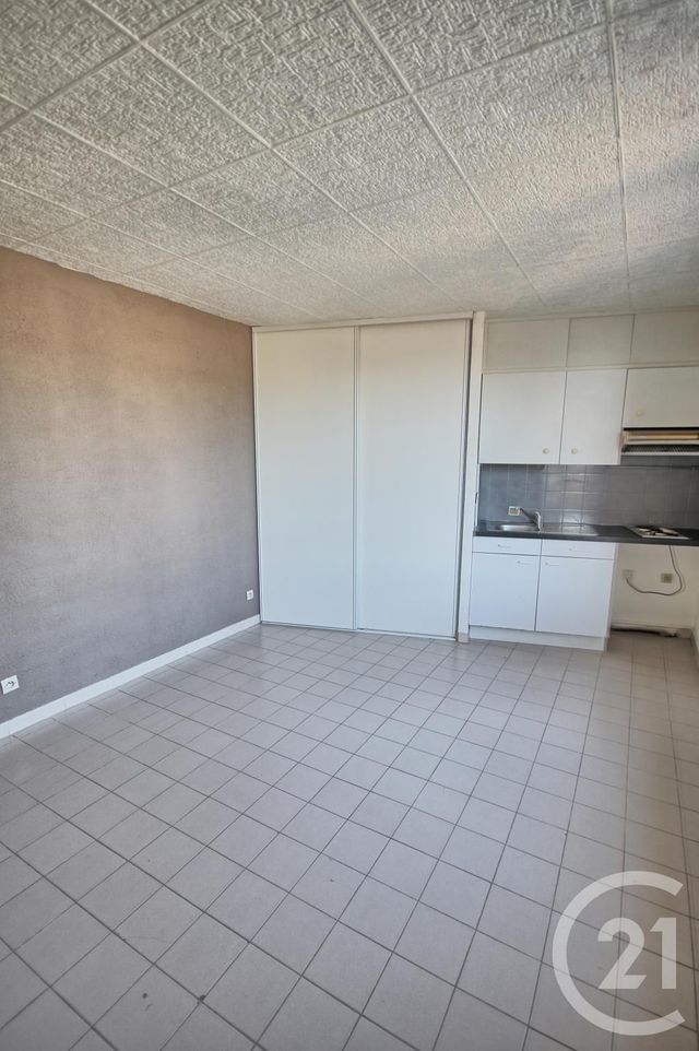Appartement T2 &agrave; louer - 2 pi&egrave;ces - 28,20 m2 - Vallauris - 06 - PROVENCE-ALPES-COTE-D-AZUR