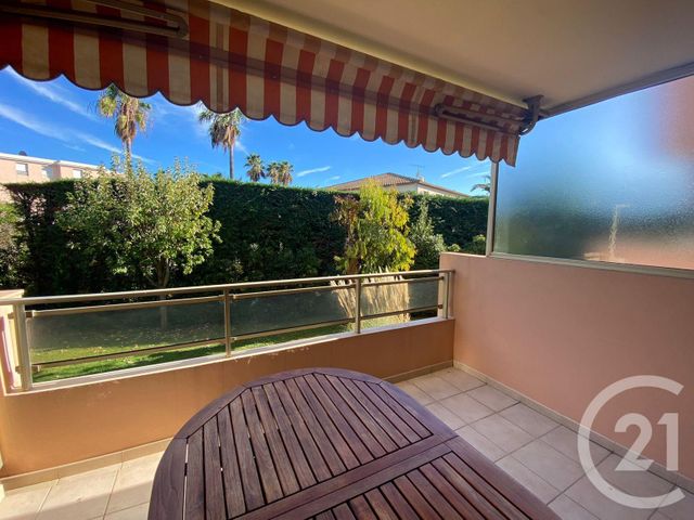 Appartement T3 &agrave; louer - 3 pi&egrave;ces - 58,17 m2 - Antibes - 06 - PROVENCE-ALPES-COTE-D-AZUR