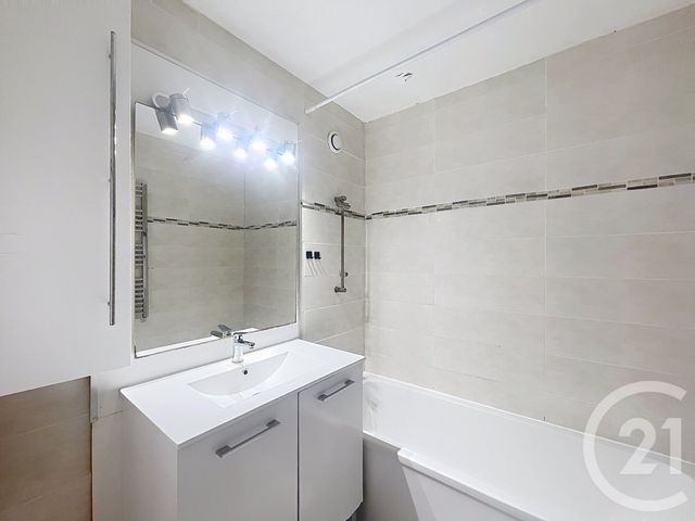 Appartement F4 &agrave; vendre - 4 pi&egrave;ces - 81,87 m2 - Antibes - 06 - PROVENCE-ALPES-COTE-D-AZUR