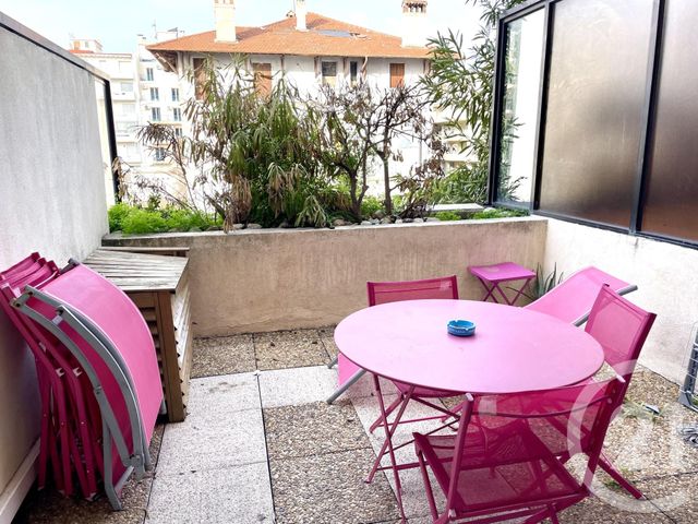 Appartement Studio &agrave; louer - 2 pi&egrave;ces - 46,77 m2 - Juan Les Pins - 06 - PROVENCE-ALPES-COTE-D-AZUR
