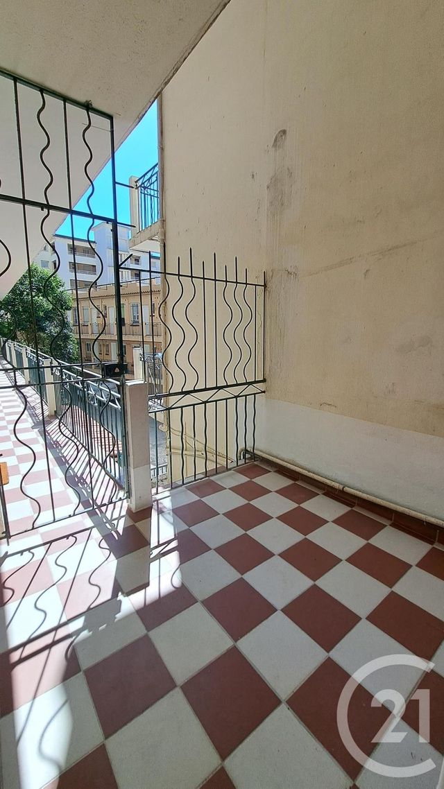 Appartement T2 &agrave; louer - 2 pi&egrave;ces - 49,92 m2 - Juan Les Pins - 06 - PROVENCE-ALPES-COTE-D-AZUR