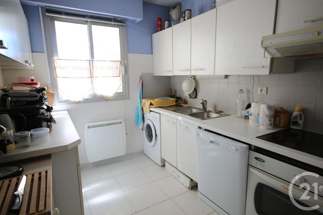 Appartement T3 &agrave; louer - 3 pi&egrave;ces - 89,77 m2 - Villeneuve Loubet - 06 - PROVENCE-ALPES-COTE-D-AZUR