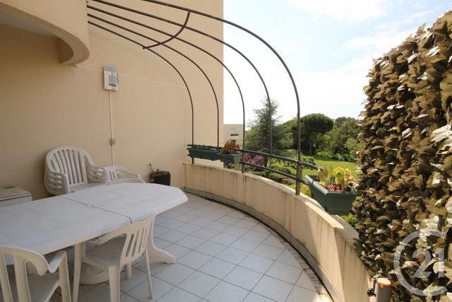 Appartement T3 &agrave; louer - 3 pi&egrave;ces - 89,77 m2 - Villeneuve Loubet - 06 - PROVENCE-ALPES-COTE-D-AZUR