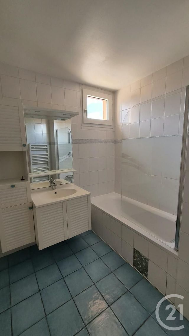 Appartement T3 &agrave; louer - 3 pi&egrave;ces - 63,48 m2 - Valbonne - 06 - PROVENCE-ALPES-COTE-D-AZUR