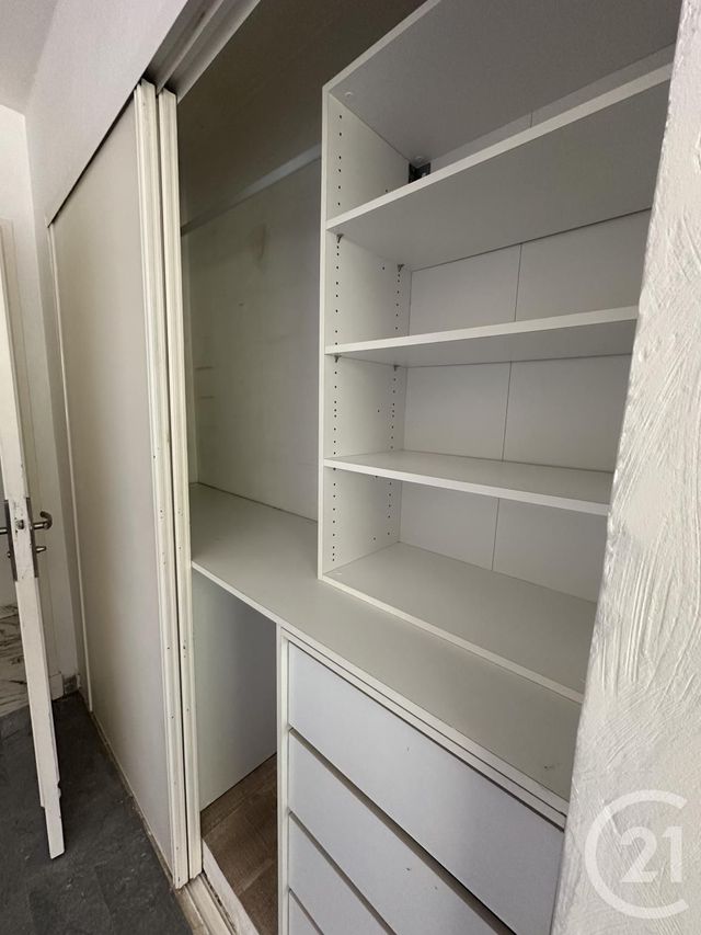 Appartement T3 &agrave; louer - 3 pi&egrave;ces - 85,05 m2 - Antibes - 06 - PROVENCE-ALPES-COTE-D-AZUR