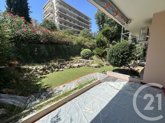 Appartement T3 &agrave; louer - 3 pi&egrave;ces - 85,05 m2 - Antibes - 06 - PROVENCE-ALPES-COTE-D-AZUR