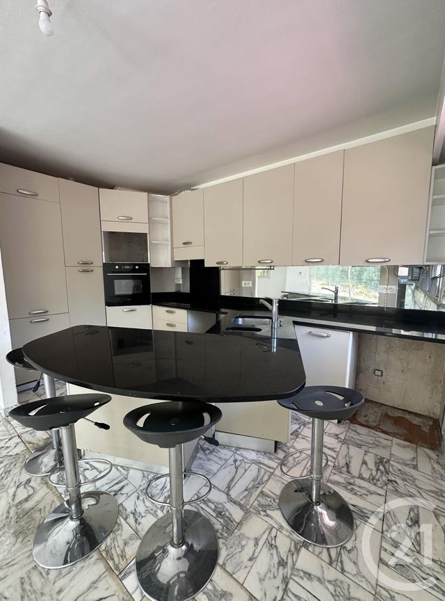 Appartement T3 &agrave; louer - 3 pi&egrave;ces - 85,05 m2 - Antibes - 06 - PROVENCE-ALPES-COTE-D-AZUR