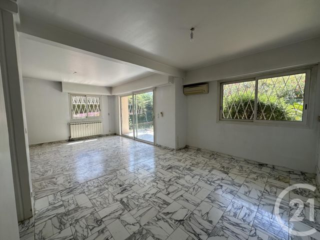 Appartement T3 &agrave; louer - 3 pi&egrave;ces - 85,05 m2 - Antibes - 06 - PROVENCE-ALPES-COTE-D-AZUR