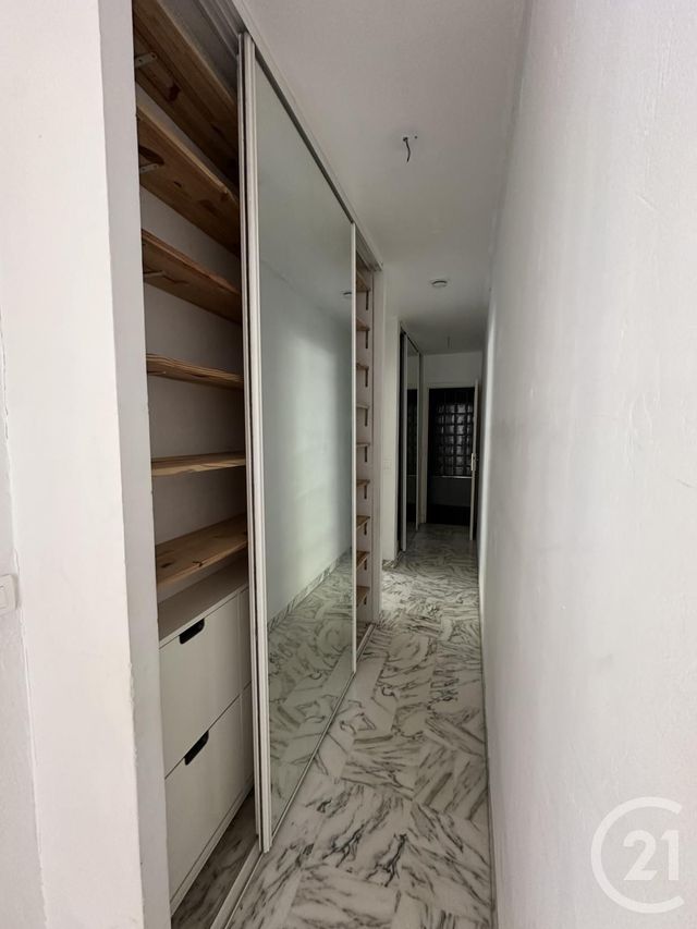 Appartement T3 &agrave; louer - 3 pi&egrave;ces - 85,05 m2 - Antibes - 06 - PROVENCE-ALPES-COTE-D-AZUR