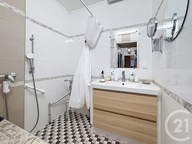 Appartement F3 &agrave; vendre - 3 pi&egrave;ces - 63 m2 - Antibes - 06 - PROVENCE-ALPES-COTE-D-AZUR
